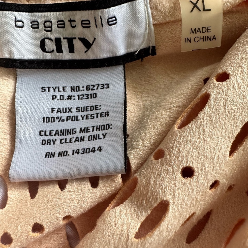 Bagatelle City Pink Faux Suede Lasercut Fringe Cape Shrug Size XL - Picture 8 of 10